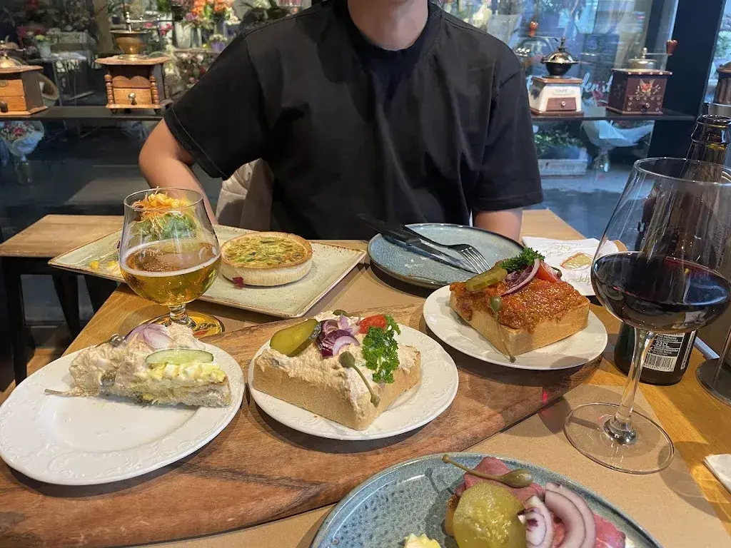 Kiên Phạm_Kaffeemühle_Thun_review