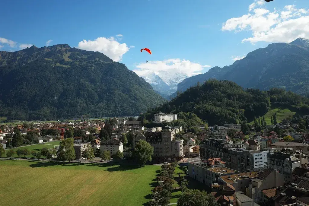 Yan Aala_Top o´Met_Interlaken_review