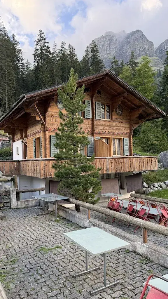 Susan Sohn_Arva – Chalet am Oeschinensee_Kandersteg_avis