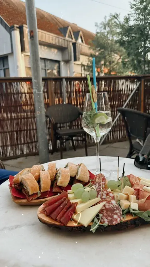 Noemi b_La Piazzetta Italianische Apero Bar_Langenthal_reseña