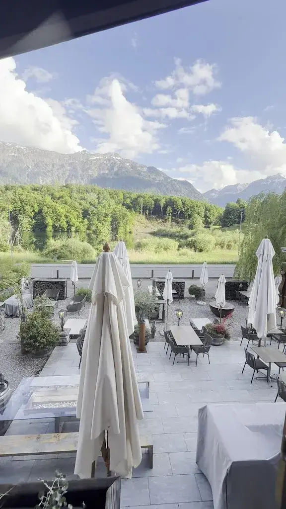 S Tanoni_Hotel Restaurant Burgseeli_Goldswil b. Interlaken_avis