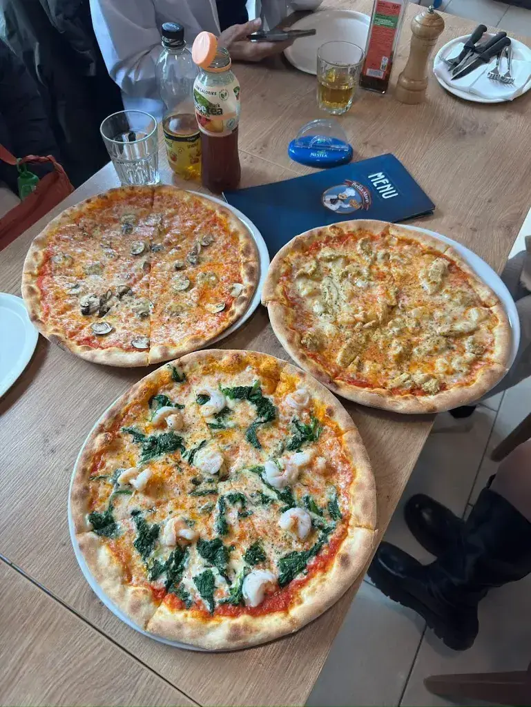 Tze Yin_Pizzeria Bella Mare_Spiez_review