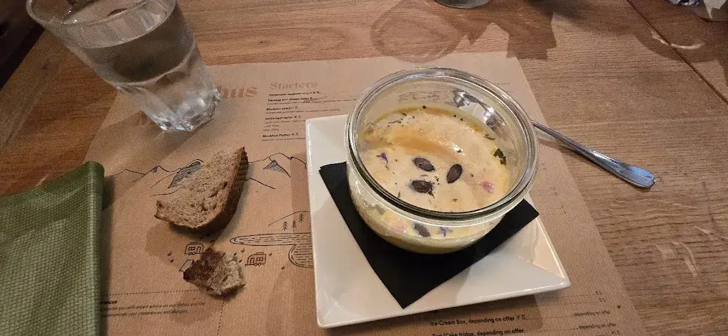 ethan Mayers_Restaurant Blockhus_Unterseen_review