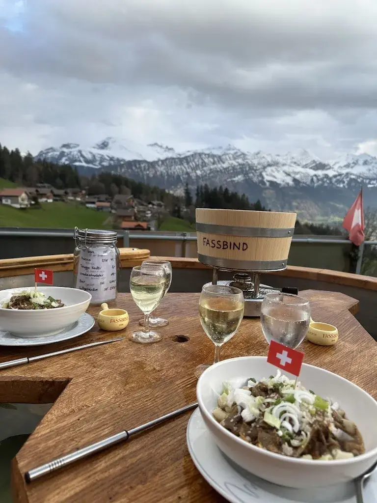 Andriy Suden_Fassbinds Badefässer_Beatenberg_avis