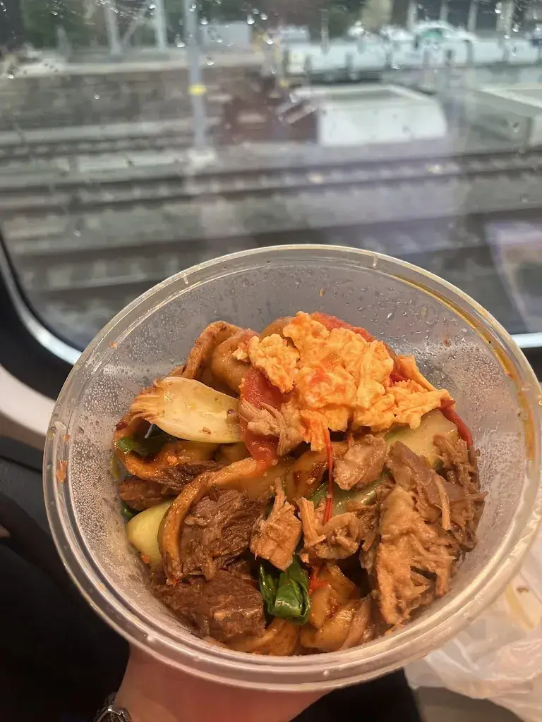 Felixia Lam_Bao's_Interlaken_avis