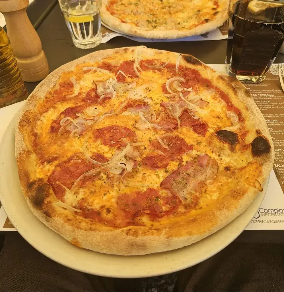 Johnson Frank_Restaurant Pizzeria Landhaus_Unterseen_avis