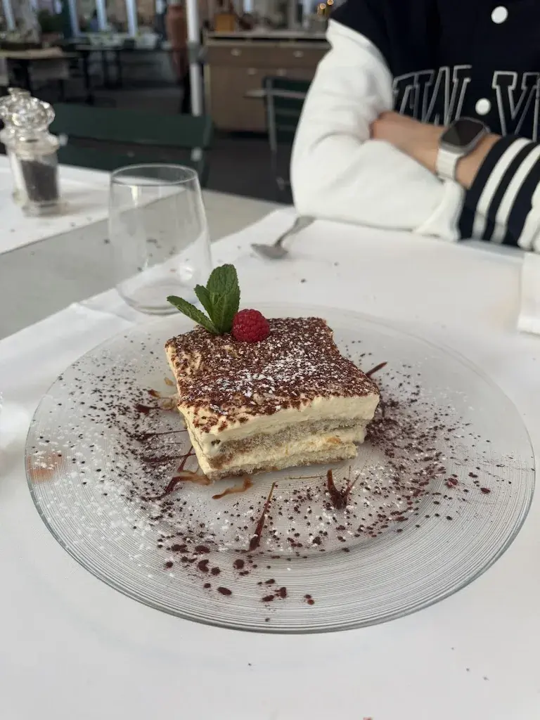 Nevena Živković_Beau Rivage_Thun_avis