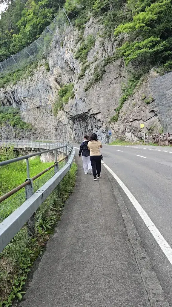 Marius V._St. Beatus-Höhlen, Swiss Caves_Sundlauenen_avis