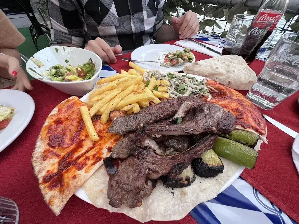 Melanie Calvert_See Restaurant_Därligen_avis