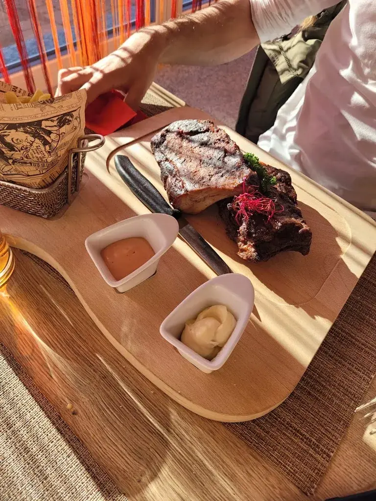 Alfonso J. Matas_Waldegg_Meiringen_review