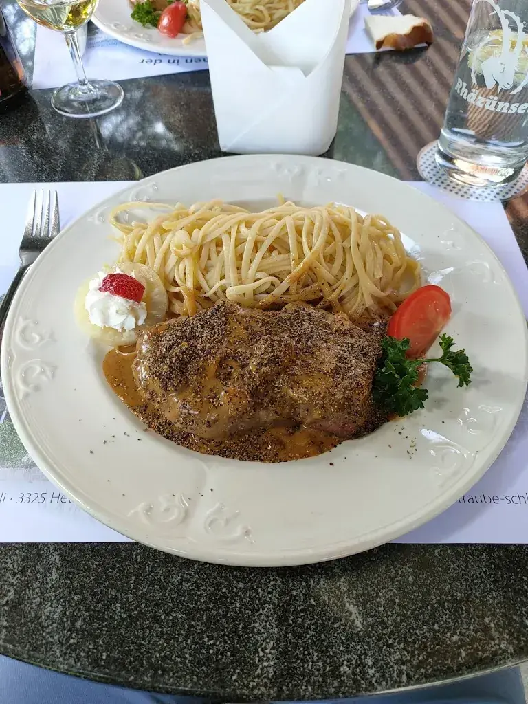 Roman Schönholzer_Traube_Hettiswil b. Hindelbank_review