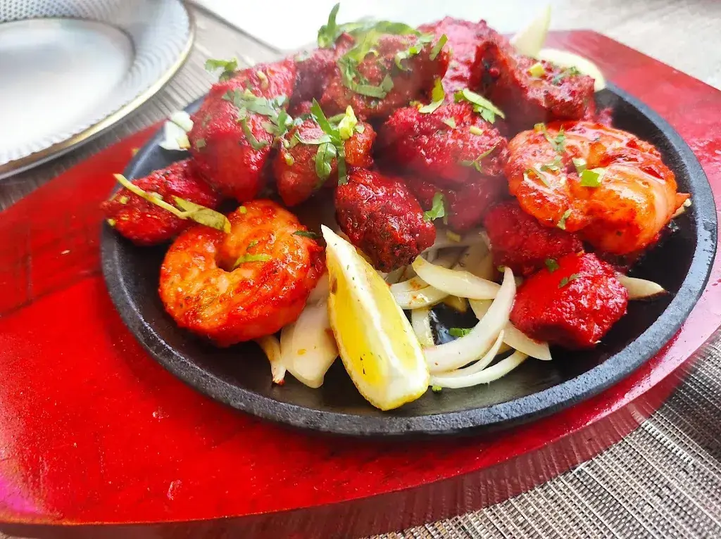 Dmentia Dm3ntia_Indian Gourmet Restaurant & Pizzeria_Meiringen_review