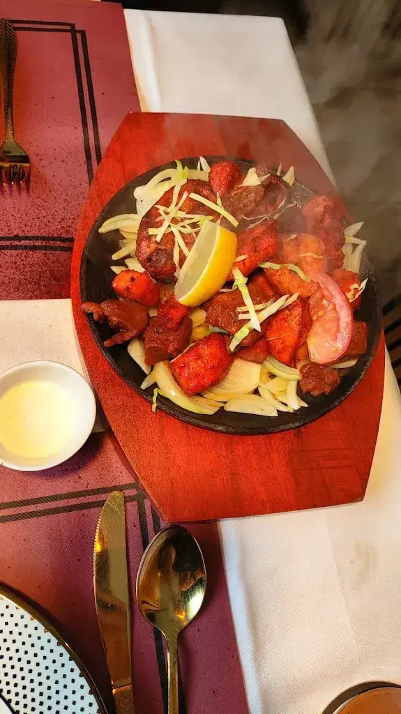 Mikołaj Rogaszewski_Indian Gourmet Restaurant & Pizzeria_Meiringen_review