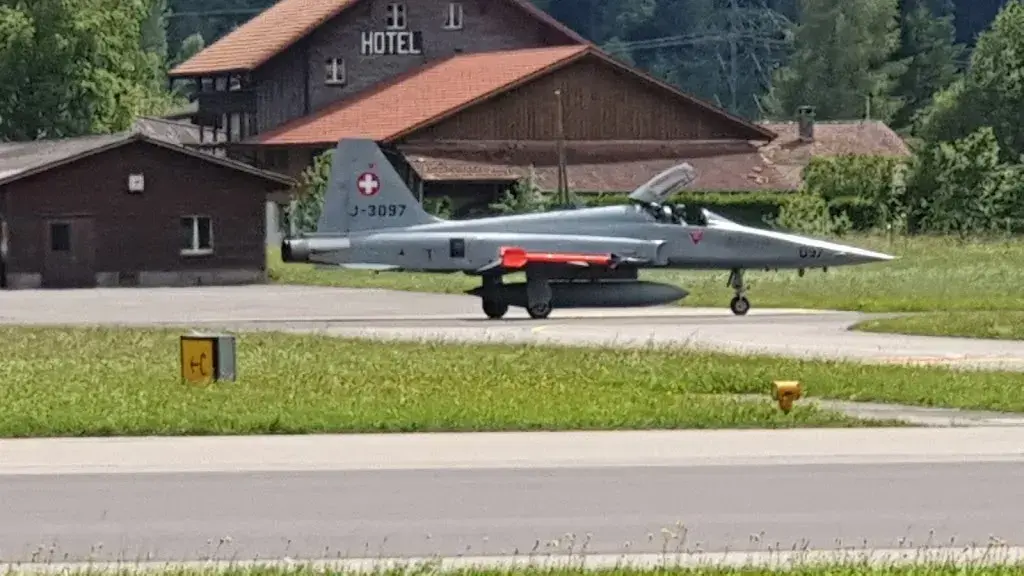 Kim Re_Personalrestaurant Fliegertreff_Unterbach_review