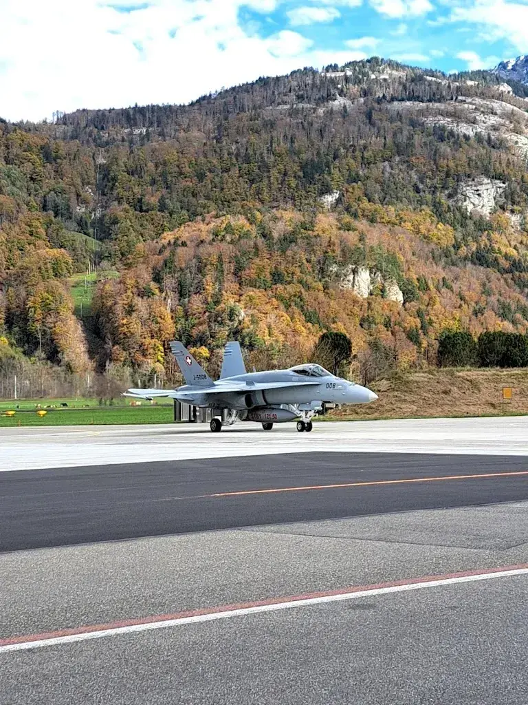 Adrian Schmid_Personalrestaurant Fliegertreff_Unterbach_review