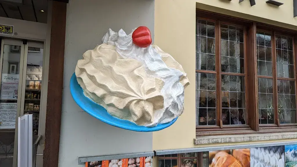 Nadia Hoare_FRUTAL Versandbäckerei AG_Meiringen_avis