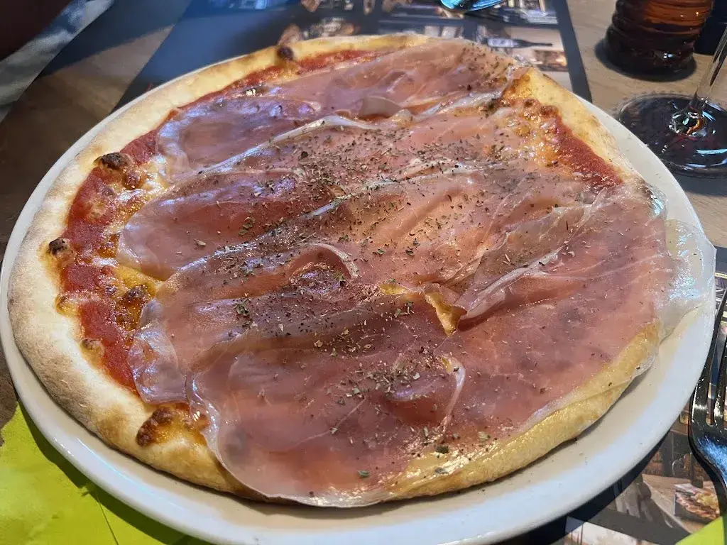 Arash R_Restaurant und Pizzeria Bahnhöfli_Meiringen_review