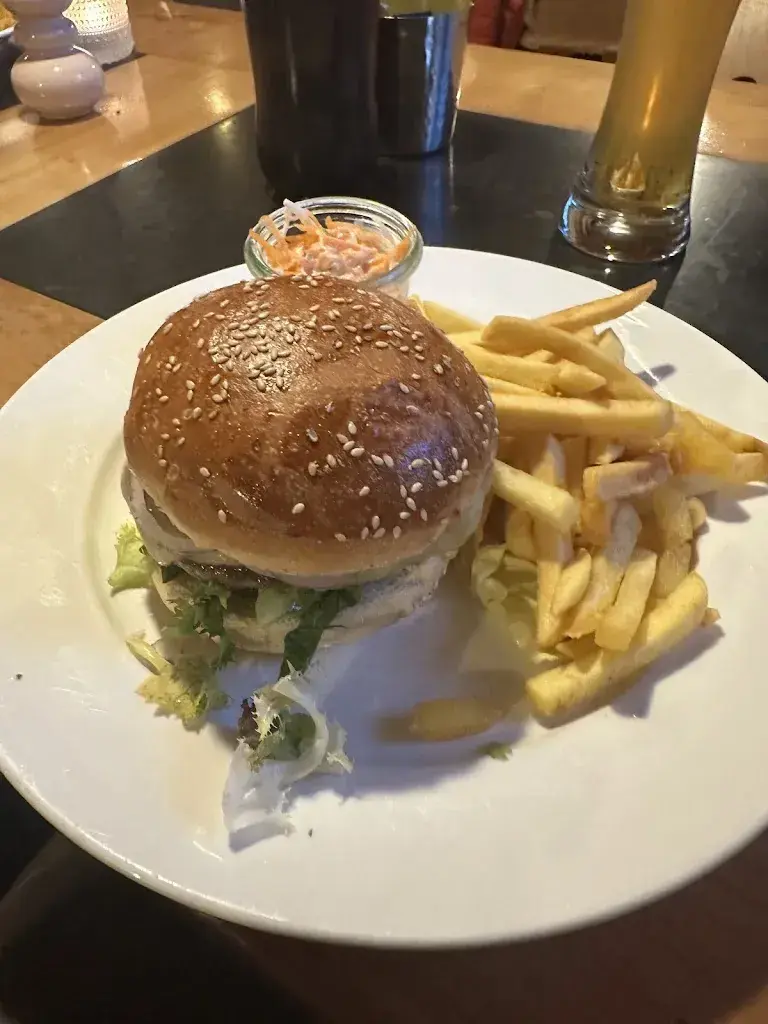 Jefte Lugo_Gasthaus Brünig Kulm_Brünig_avis