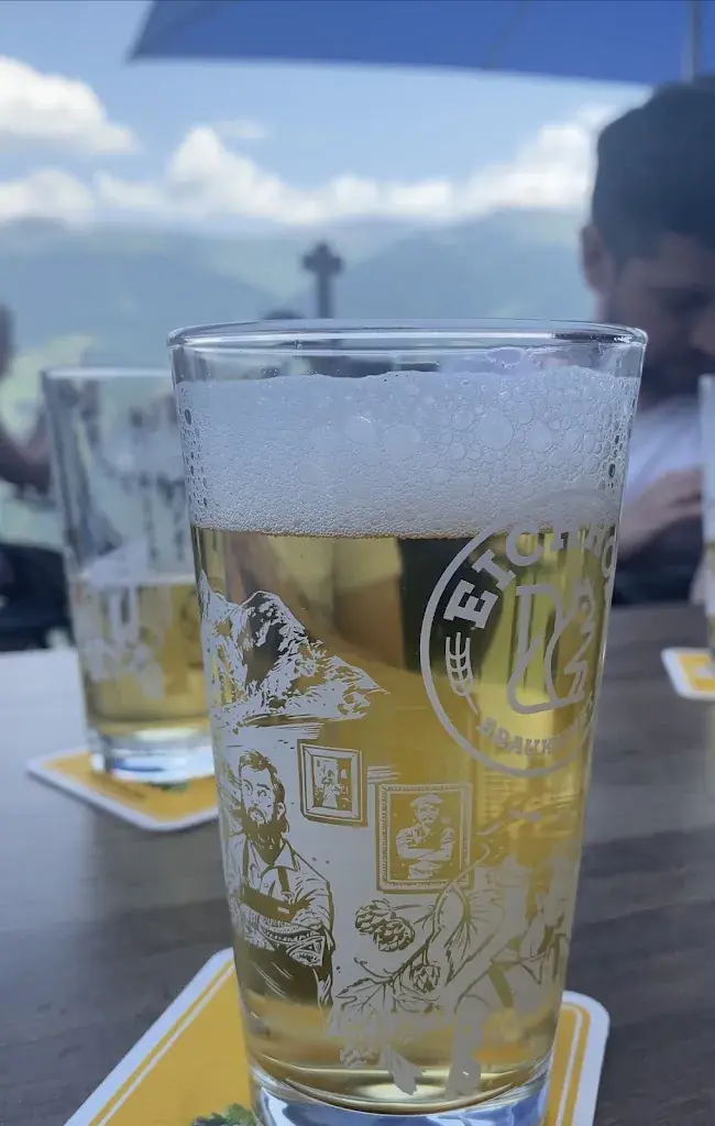 Ang Perez_Gasthaus Zwirgi_Schattenhalb_avis