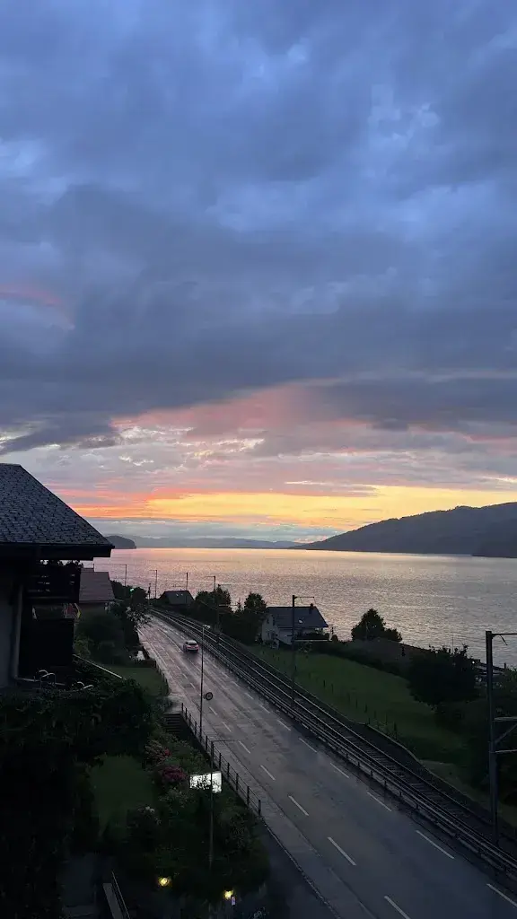 Nisha Date_Hotel Kreuz - Familie Gosteli_Leissigen_review