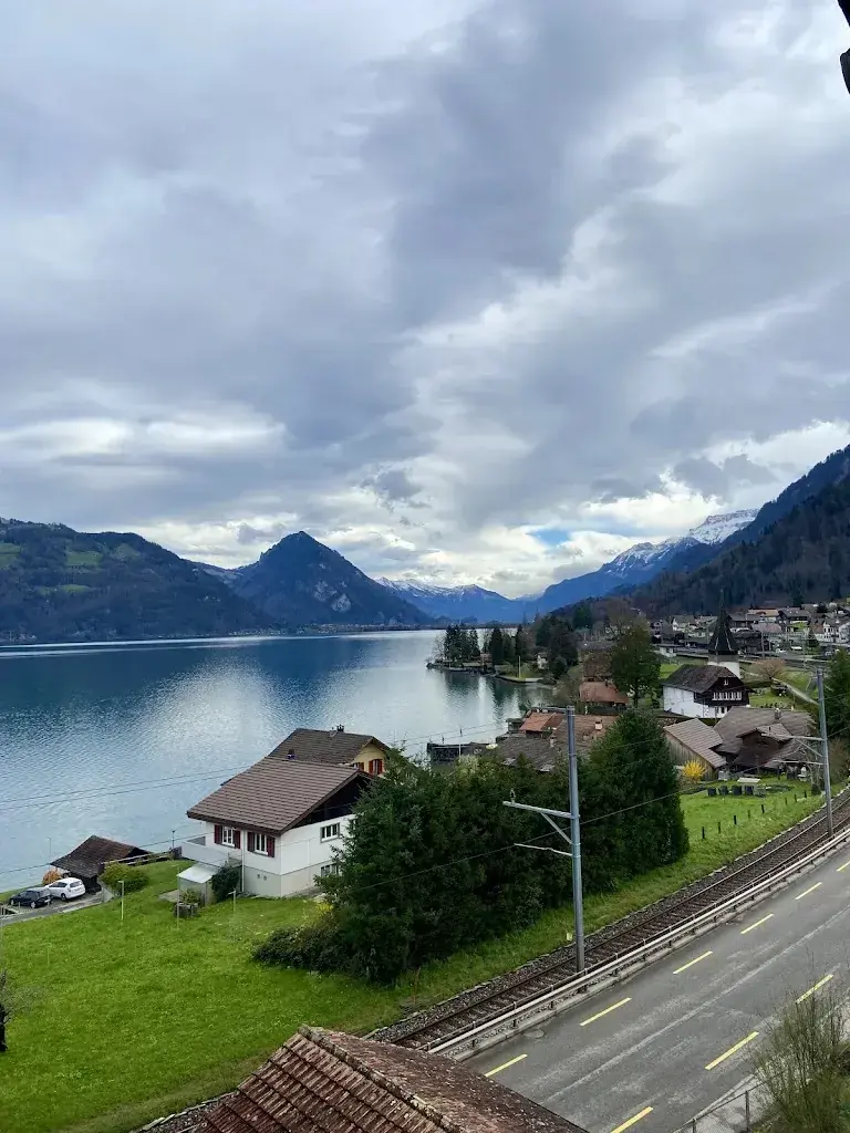 Busra A_Hotel Kreuz - Familie Gosteli_Leissigen_review