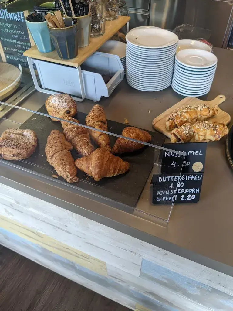 Moe Far_Bistro Pier One_Interlaken_review