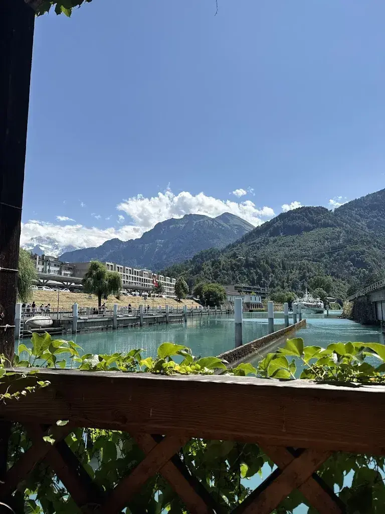 Amelia Faith_Bistro Pier One_Interlaken_review