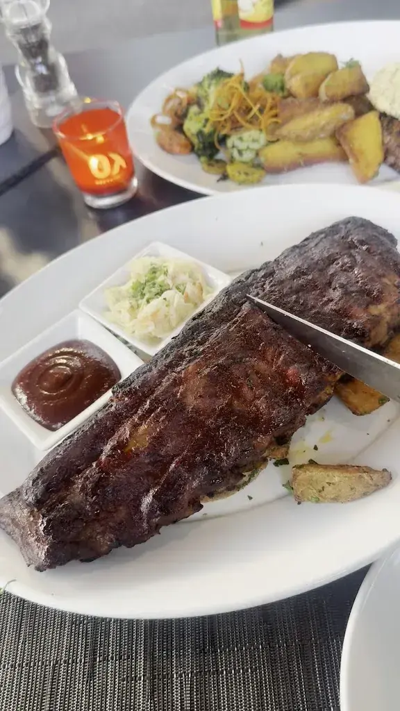 Nishaaa Isn._OX Restaurant & Grill_Interlaken_avis