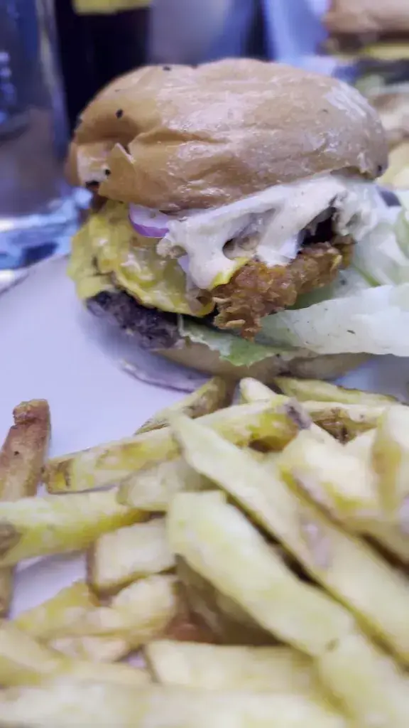 Hasan S_Asllanis Corner_Interlaken_avis