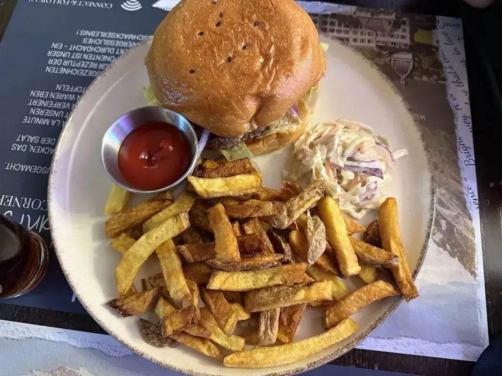 Rachel Nguyen_Asllanis Corner_Interlaken_avis