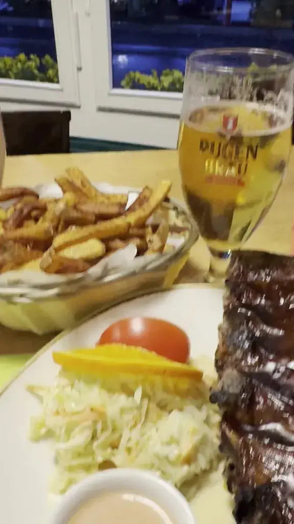 Edmark Policarpio Pineda_Brasserie 17-Happy Inn Lodge_Interlaken_avis