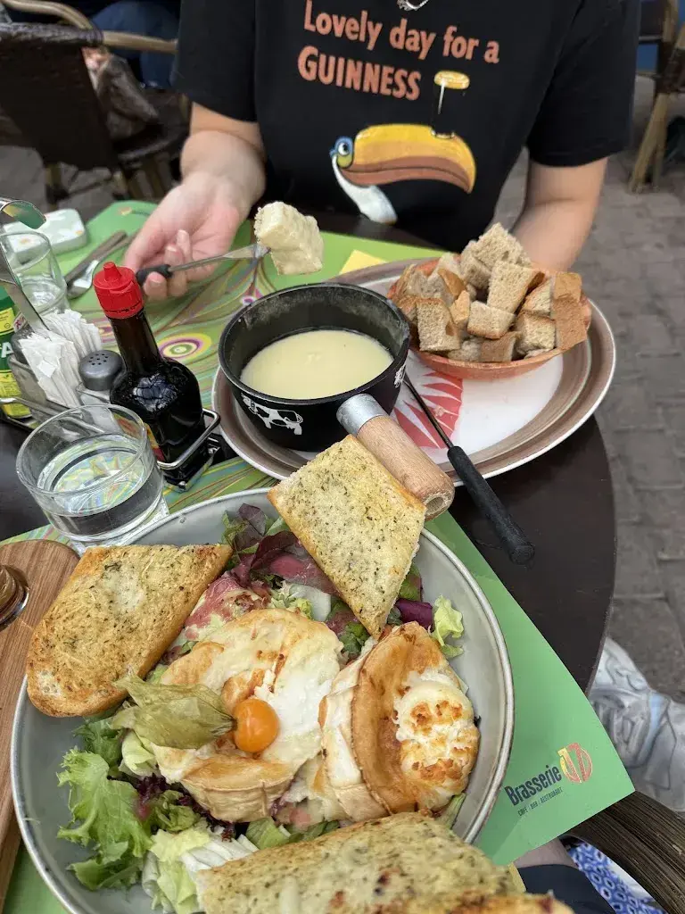 Amy Cheney_Brasserie 17-Happy Inn Lodge_Interlaken_avis