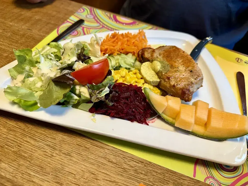 Rapas Tugsinavisuitti_Brasserie 17-Happy Inn Lodge_Interlaken_avis