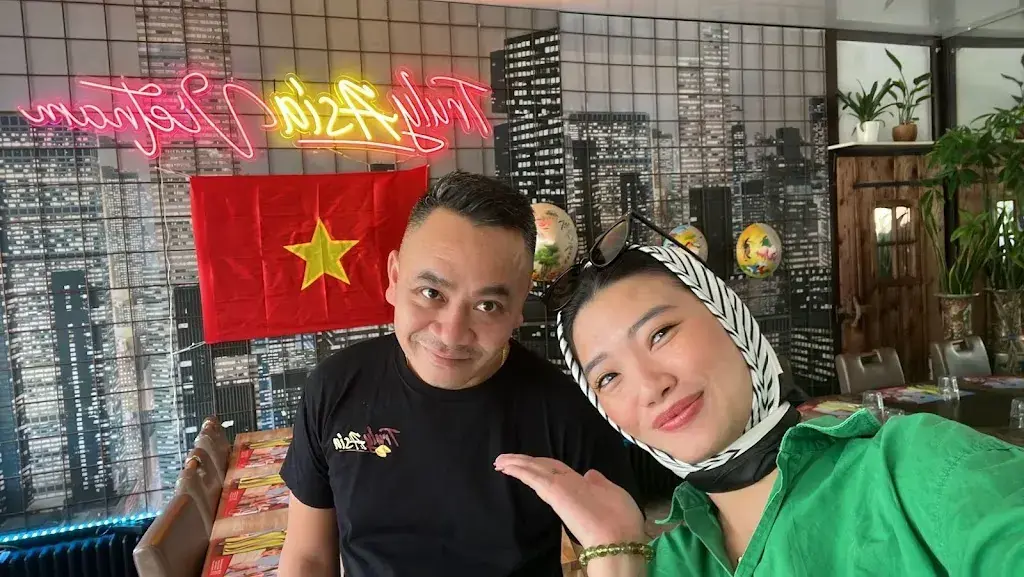 Jolie Lee_Truly Asia_Interlaken_Bewertung