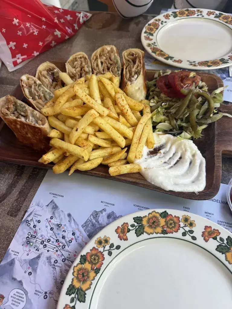 Najlaa Ibrahim_Interlaken Pizza (مطعم الشام)_Interlaken_avis