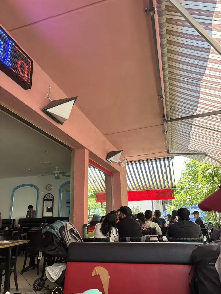 Ainul Rahim_Lal Qila Indian Restaurant_Interlaken_review