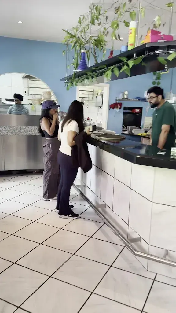 shamshair ali_Lal Qila Indian Restaurant_Interlaken_review