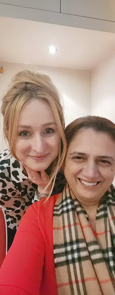 Sujata Sheth_Delhi Darbar Indian Restaurant_Interlaken_avis