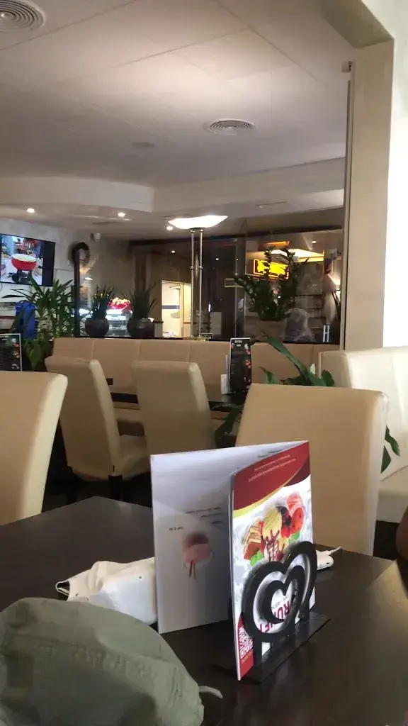 Aniza M._Runft Cafe_Interlaken_avis