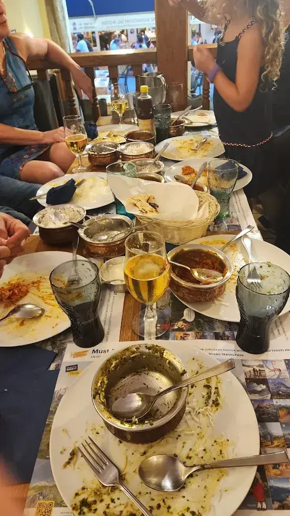 Kevin Davis_Indian Tandoori_Interlaken_avis