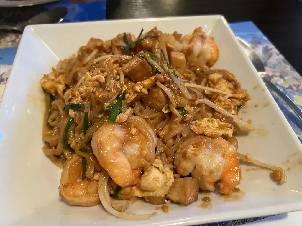 Eason Z_Penthai Haus_Matten bei Interlaken_avis