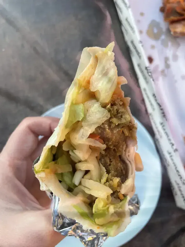 Бучинська Валерія_Chili Pizza. مطعم بلودان سوري_Interlaken_review