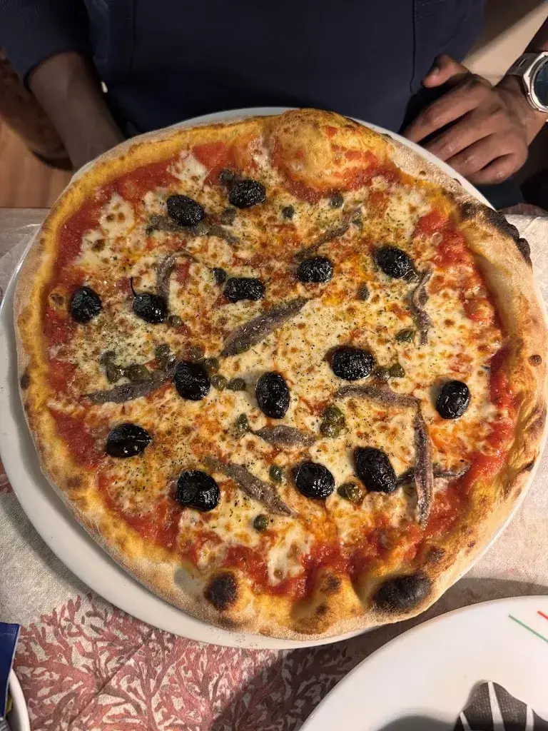 deepika chavan_Pizzeria Horn_Interlaken_avis