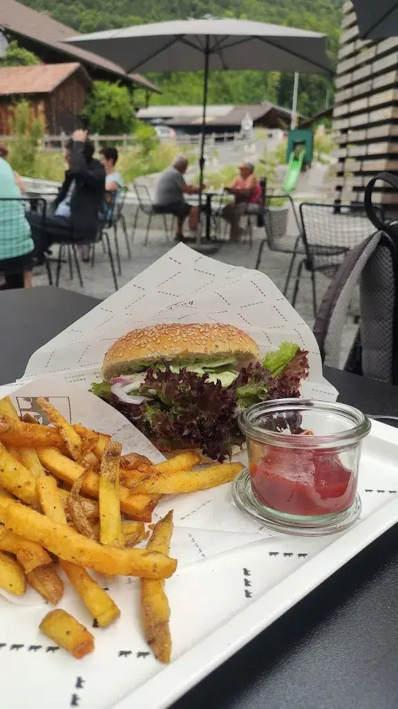 abc 123_Rosa's Bistro & Bäckerei_Hofstetten bei Brienz_avis