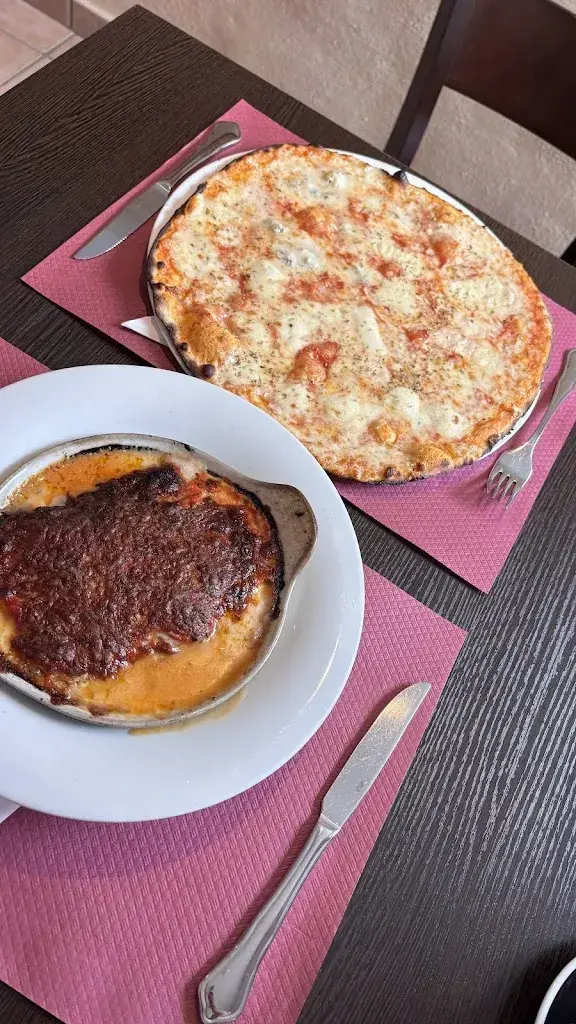 Filzah Faiqah_Pizzeria Aroma_Brienz_recensione