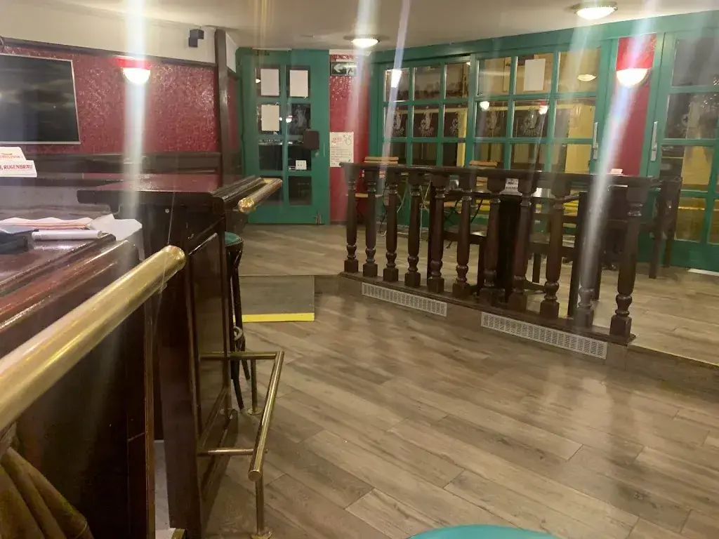 Andrea Antelmann_Helvetia Pub_Brienz_review