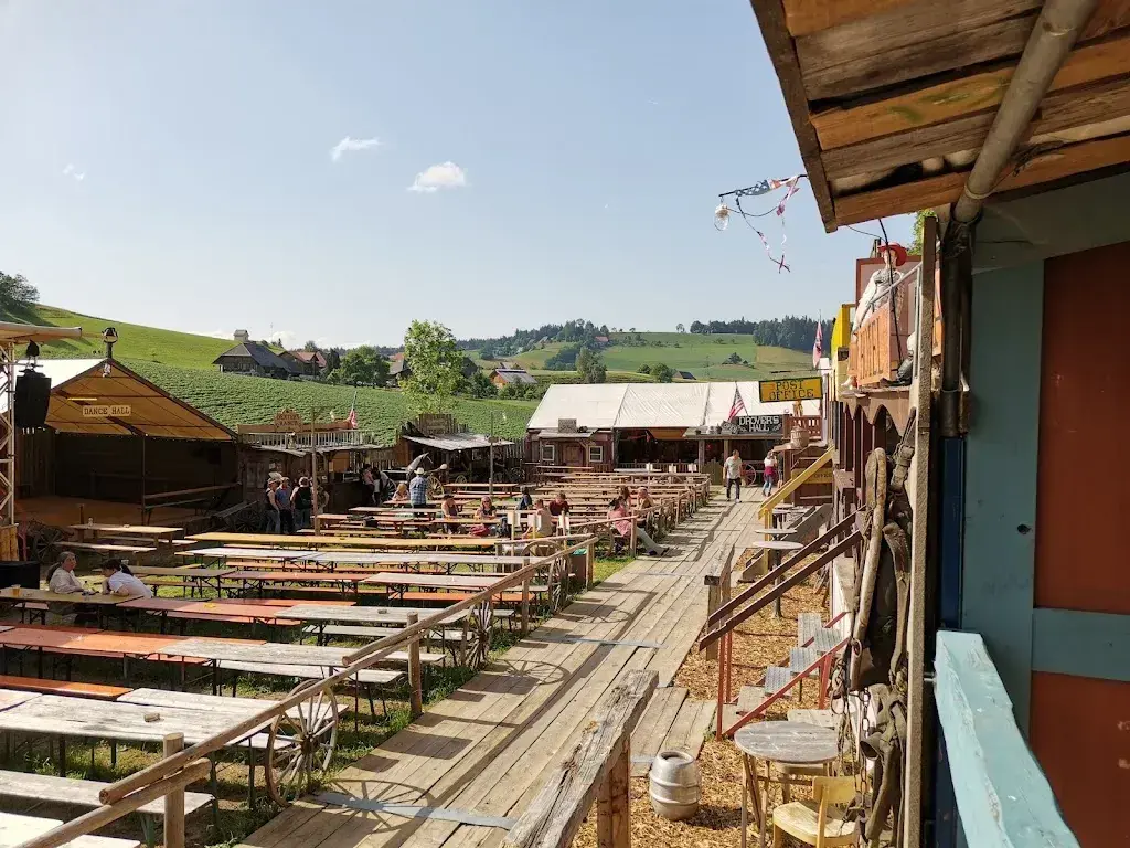 Evelyn_Fraumatt City_Dürrenroth_review