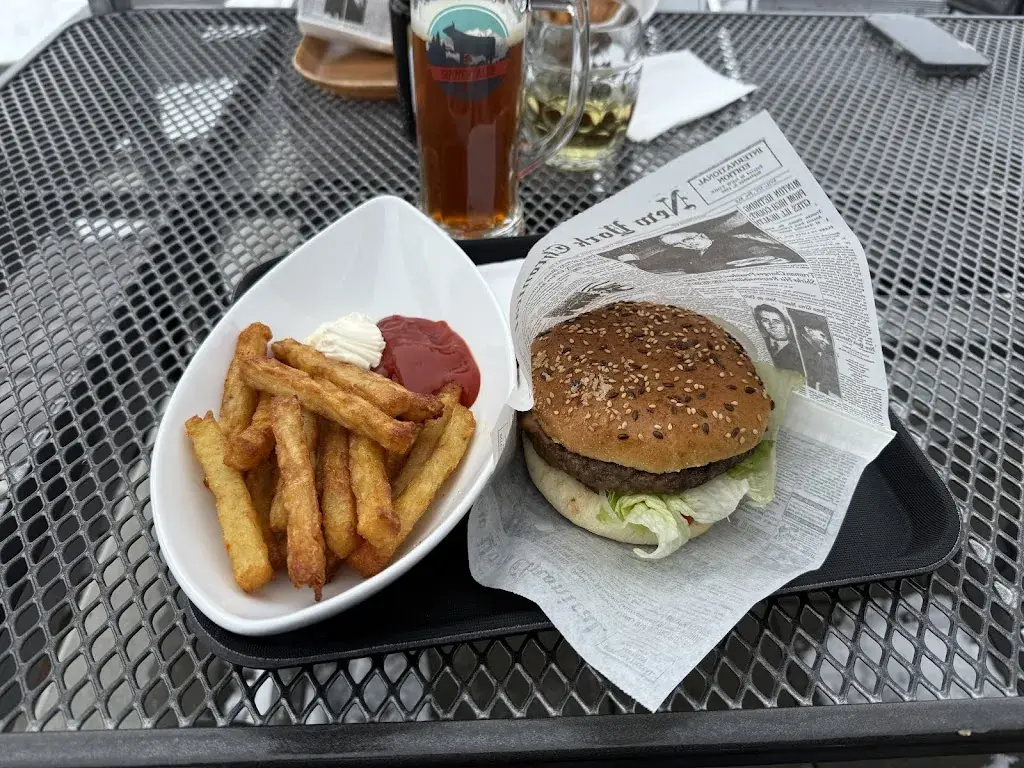 Pete Drummond_Chaletbar_Kleine Scheidegg_review