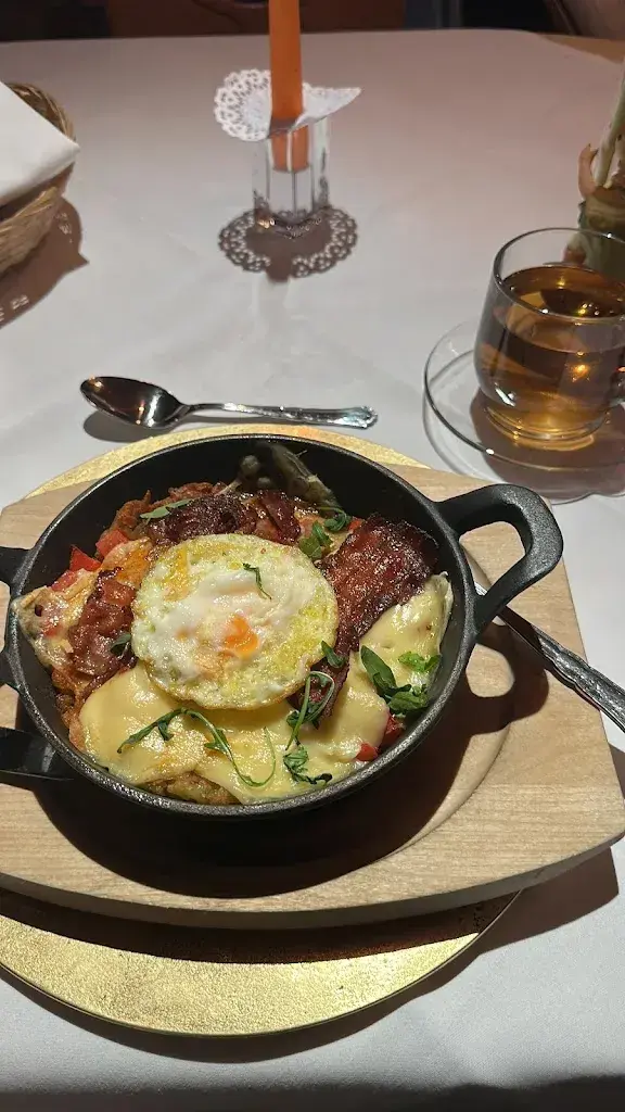 Young Crystal (YOUNGGRECORDS)_Restaurant Hotel Bären_Wilderswil_reseña