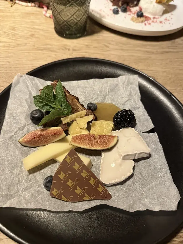 Derek Beckman_Restaurant Aspen_Grindelwald_review